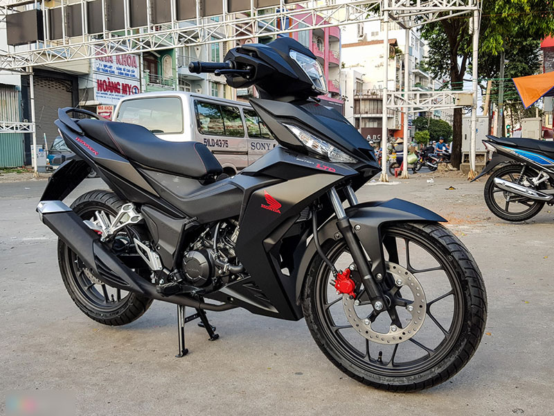 Chi tiết Honda Winner đen mờ vừa ra mắt tại Việt Nam